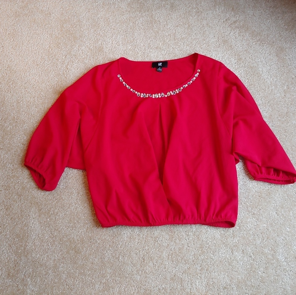 Iz byer red cropped dressy holiday/party top